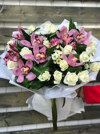 Букет цветов из: Розы и Хризантемы в Троицке