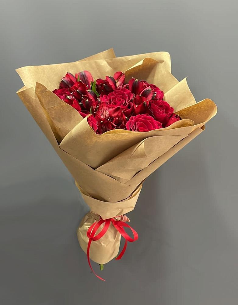 Букет цветов из: Альстромерии и Розы в Троицке