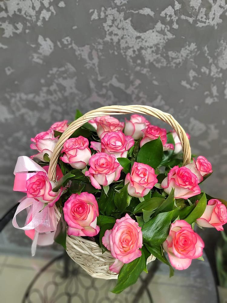 Цветочная композиция из Розы в корзине в Троицке