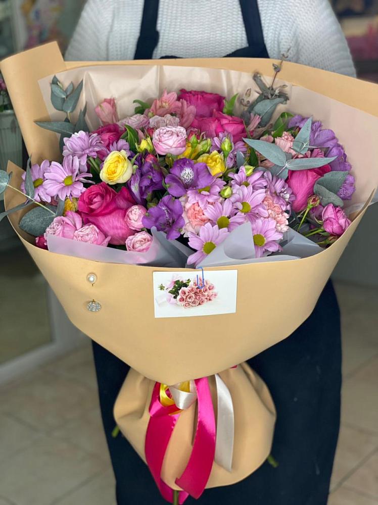 Букет цветов из: Хризантемы, Гвоздики и Альстромерии в Троицке