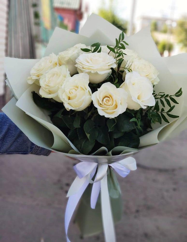 Букет Белые розы Проуд в Троицке