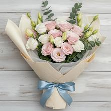 Букет цветов из:  Лизиантусы в Троицке