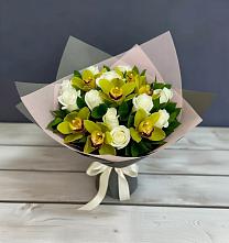 Букет цветов из:  Орхидеи и Розы в Троицке