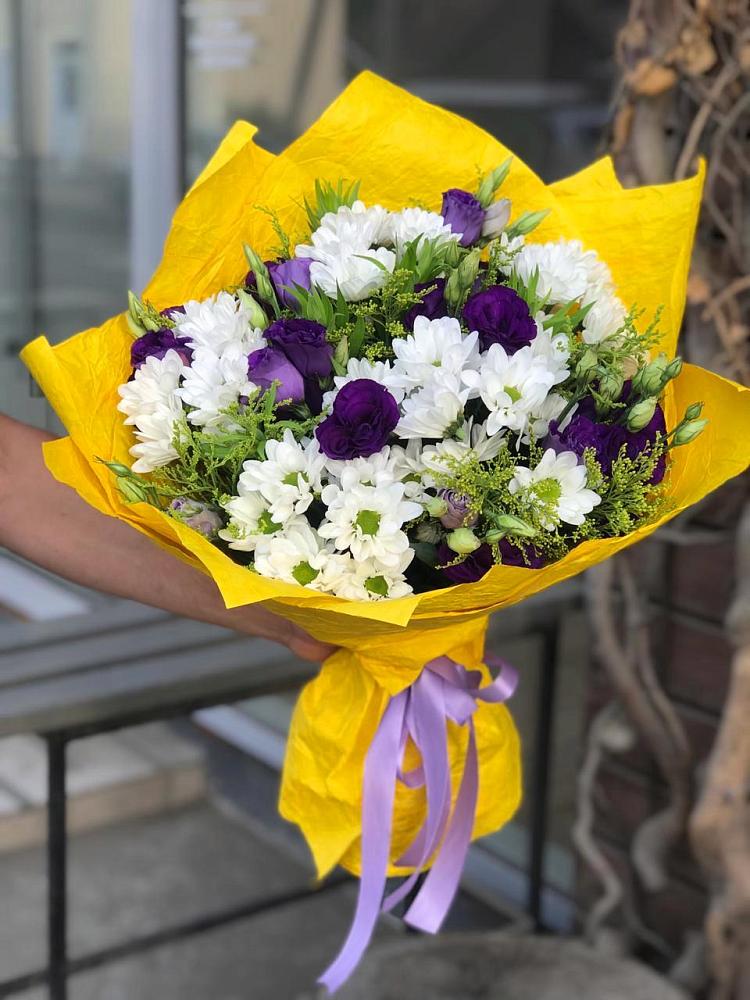 Букет цветов из: Ирисы, Хризантемы и Ромашки в Троицке