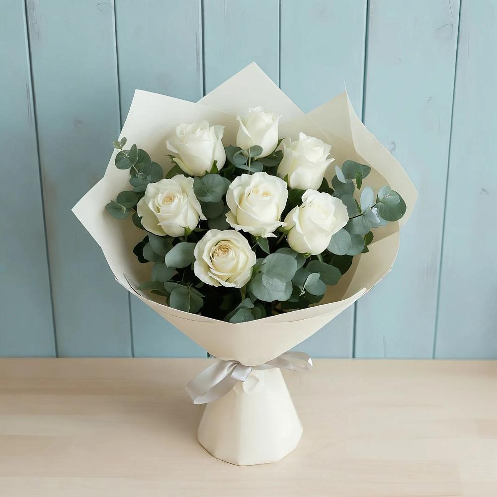 Букет Белые розы в Эвкалипте в Троицке