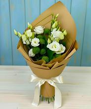 Букет цветов из:  Хризантемы и Лизиантусы в Троицке