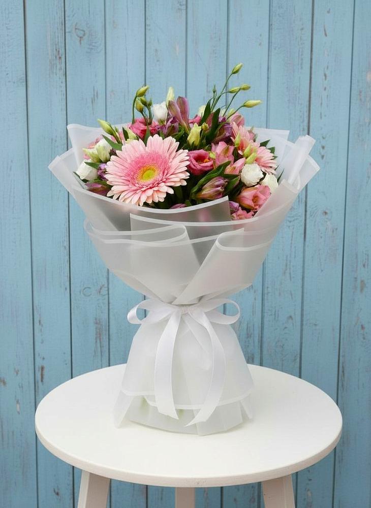 Букет цветов из: Герберы, Альстромерии и Лизиантусы в Троицке