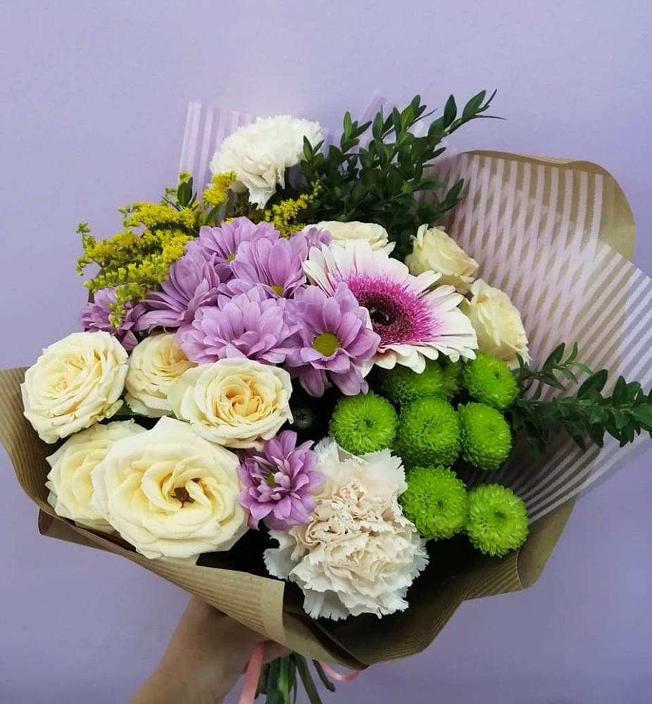 Букет цветов из: Хризантемы, Розы, Гвоздики и Герберы в Троицке