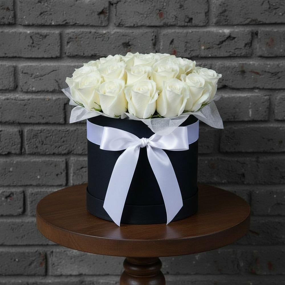 Цветочная композиция из Розы в шляпной коробке в Троицке