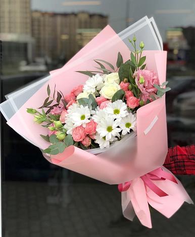 Букет цветов из: Розы, Лизиантусы и Хризантемы в Троицке